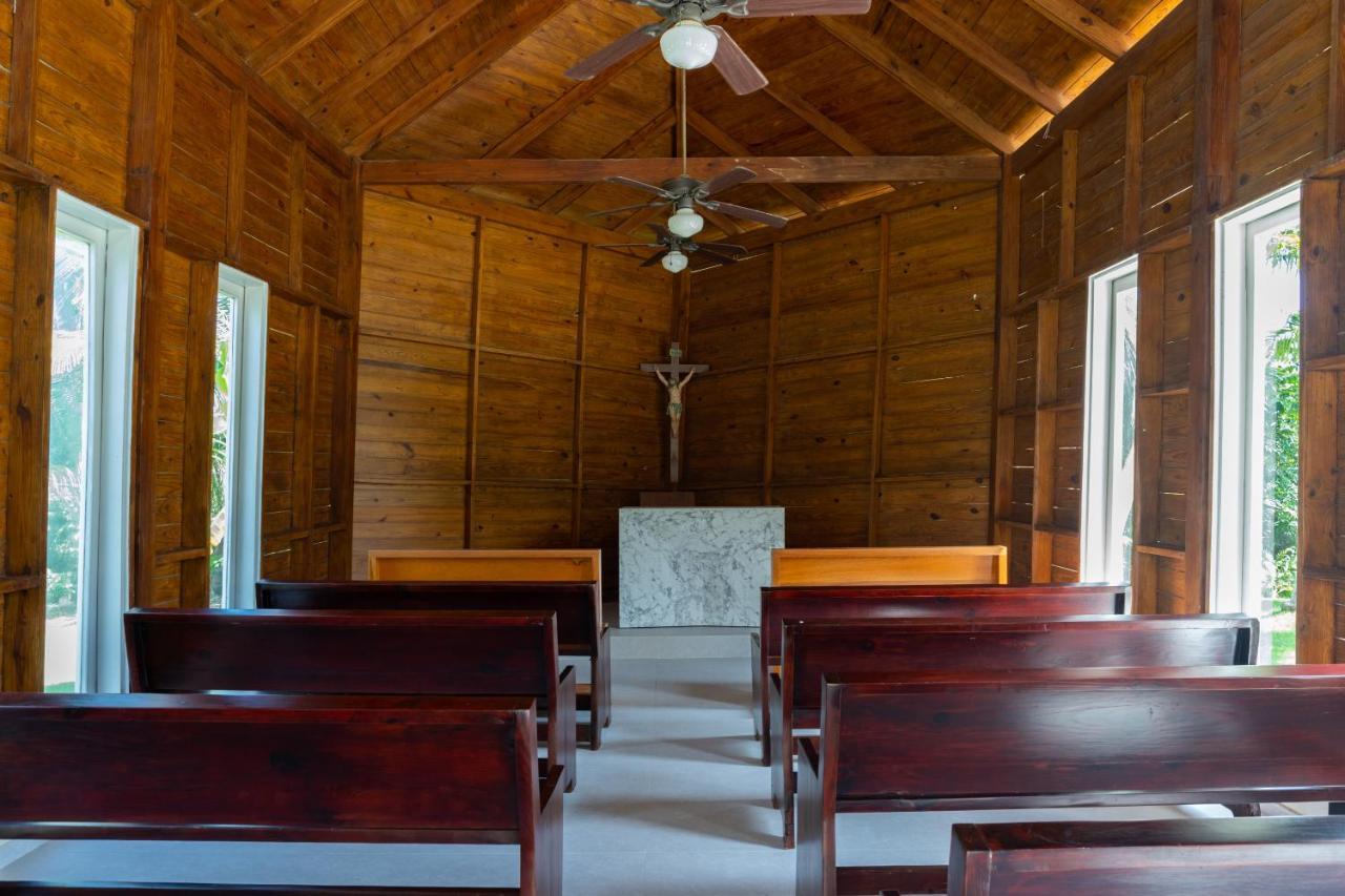 加勒比俱乐部公主海滩水疗度假村-全包 蓬塔卡纳 外观 照片 Interior of the chapel